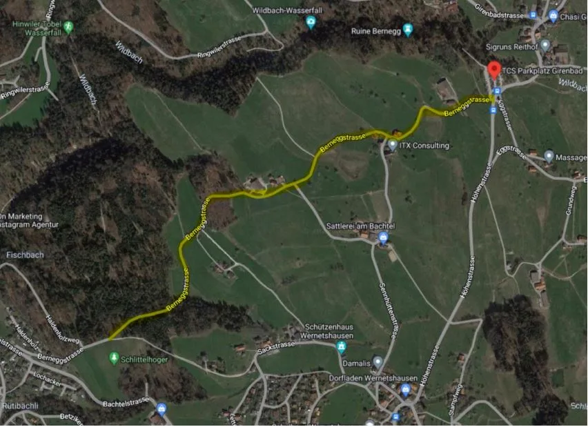 Eine gelb markierte Strasse auf einer Karte.